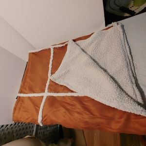 Rust Cream Microfiber Throw Lap Blanket